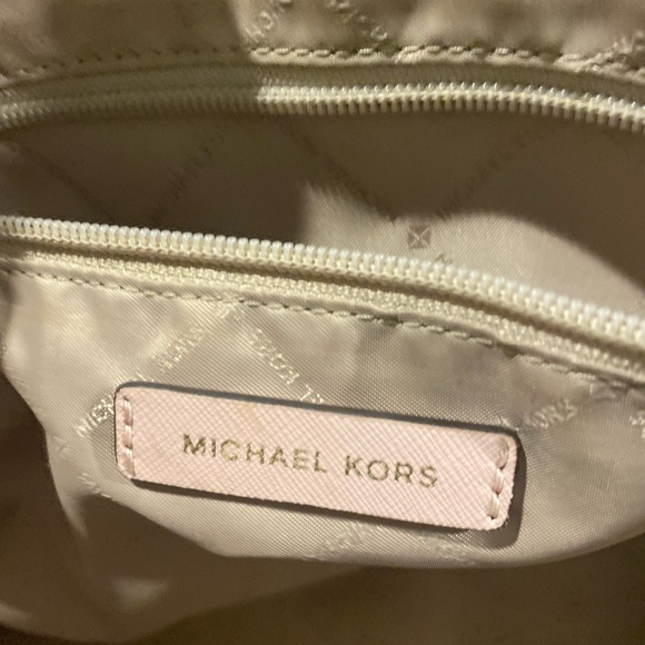 I took tags off/never used. I uploaded a photo for true color. - Picture 4 of 5